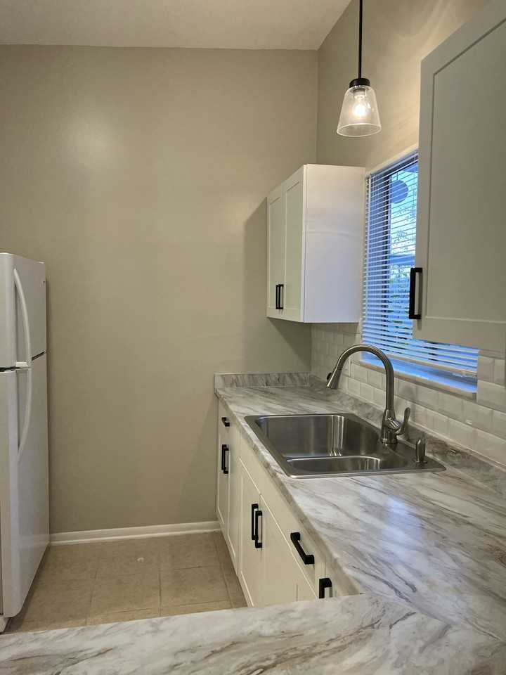 5711 Gallatin Lane, Unit 5715 - Photo 6 of 16