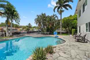 1617 Sw 17th Ave - Photo 1 of 1