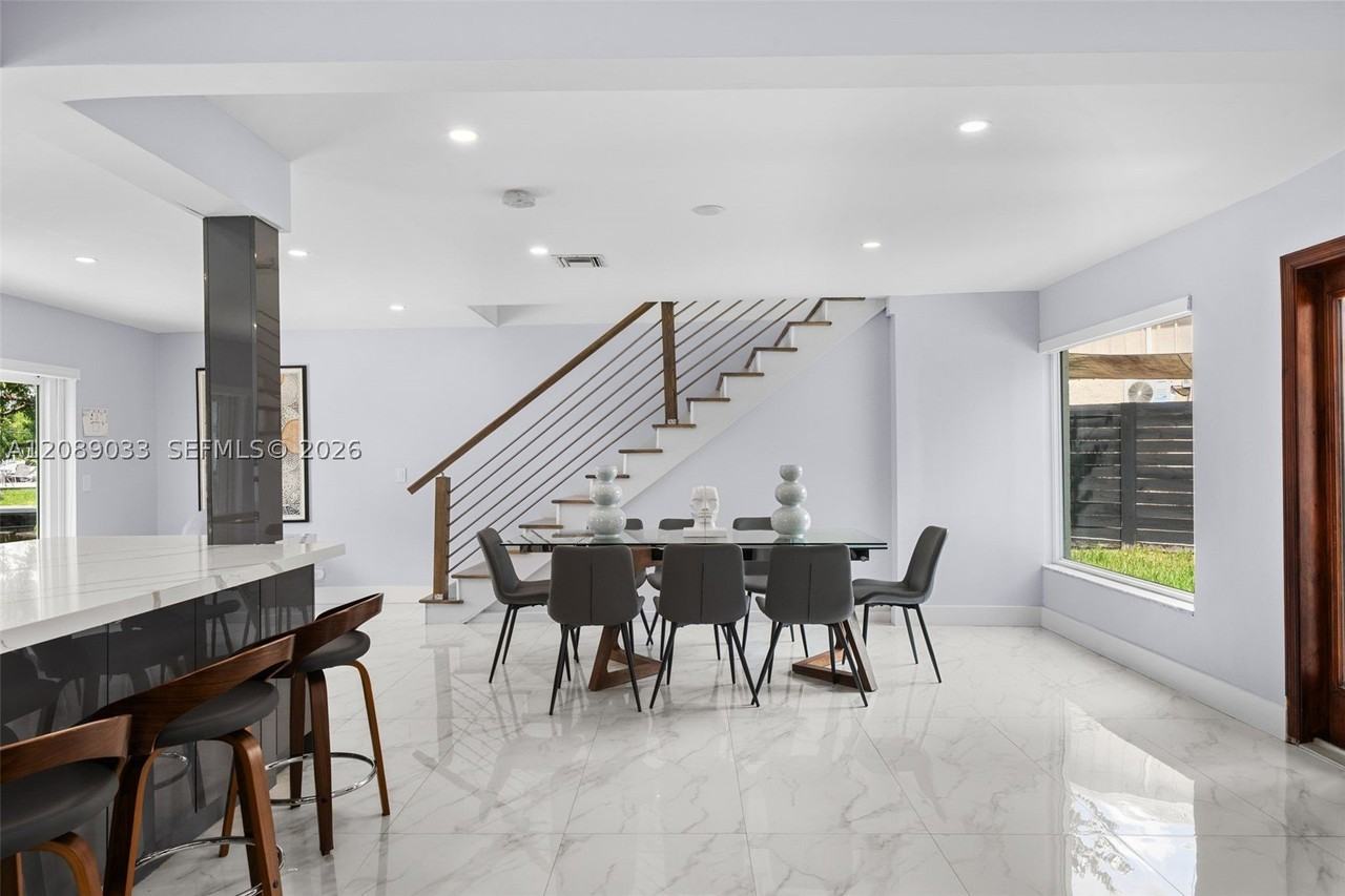 1617 Sw 17th Ave - Photo 6 of 41