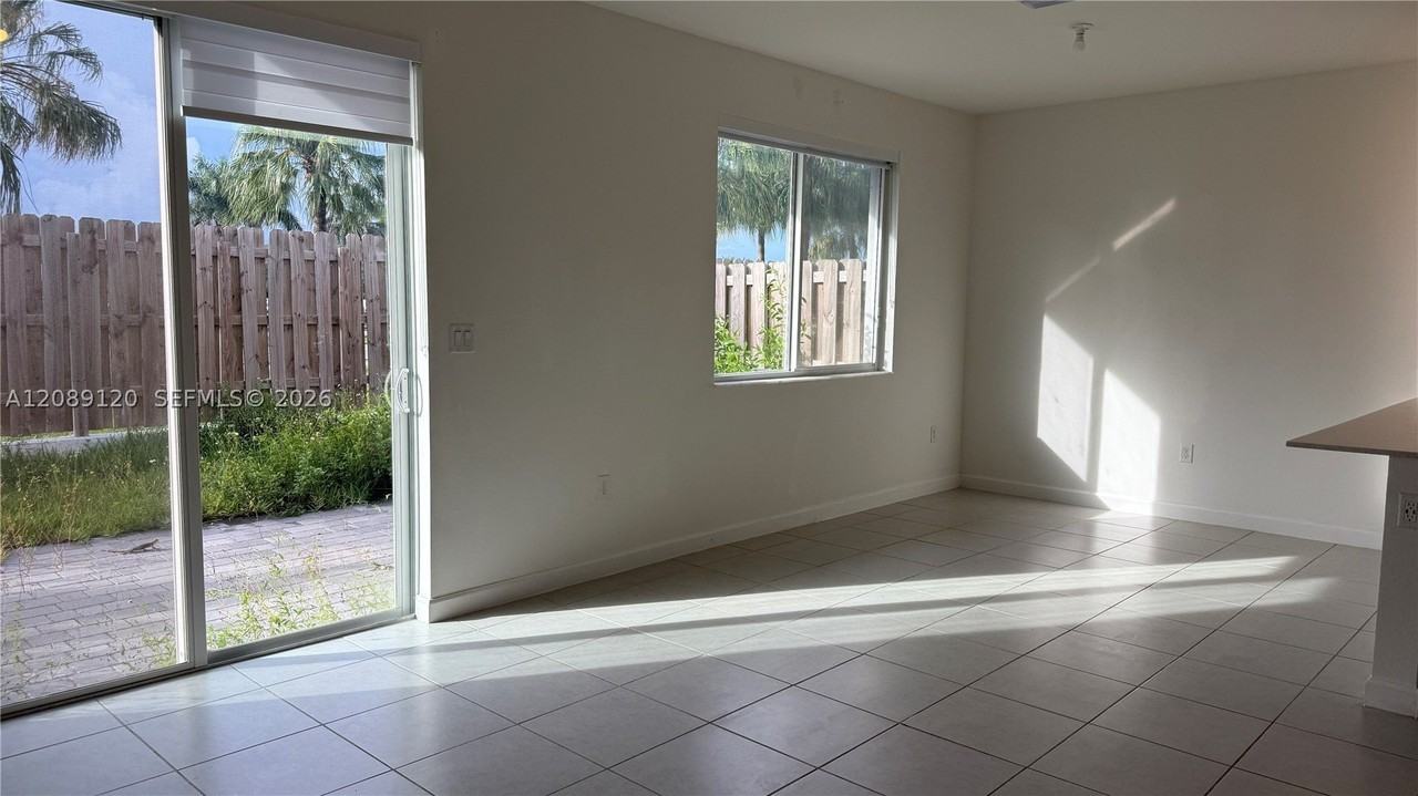 679 Se 13th Street Cir - Photo 7 of 27