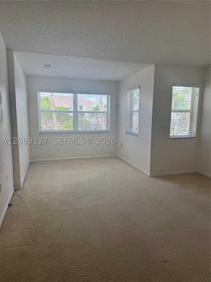 17440 Nw 67th Ct #L15 - Photo 4 of 8