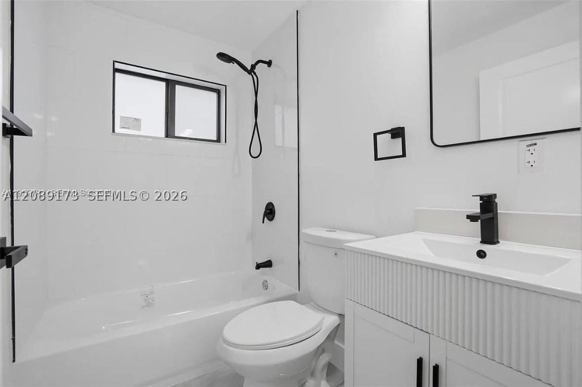 1411 Nw 40th St #1 - Photo 4 of 10