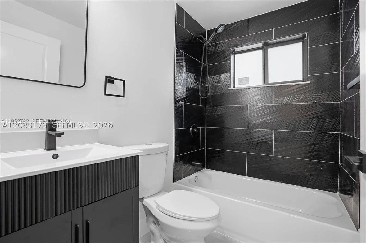 1411 Nw 40th St #1 - Photo 5 of 10