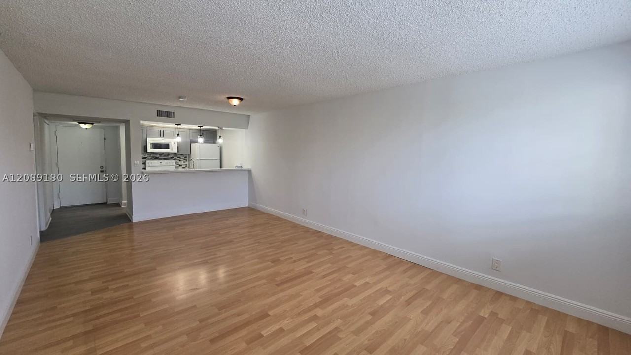 8180 Geneva Ct #419 - Photo 7 of 20