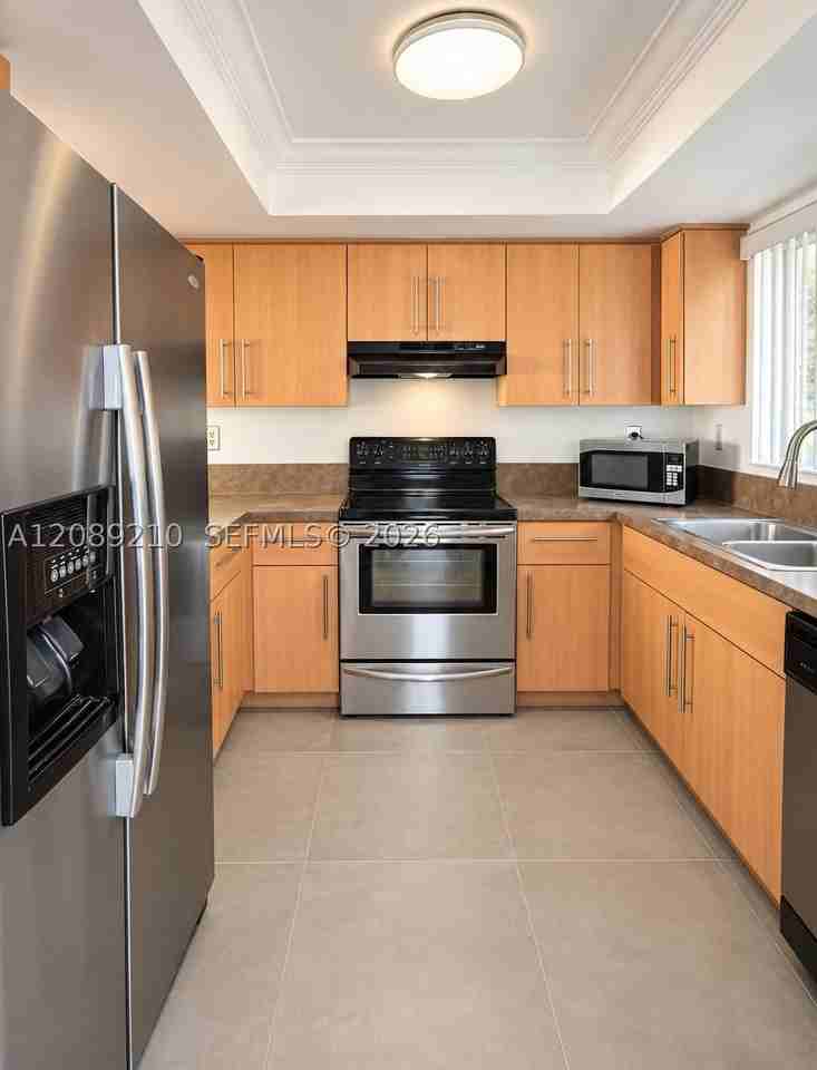 11061 Nw 7th St #103-12 - Photo 6 of 12