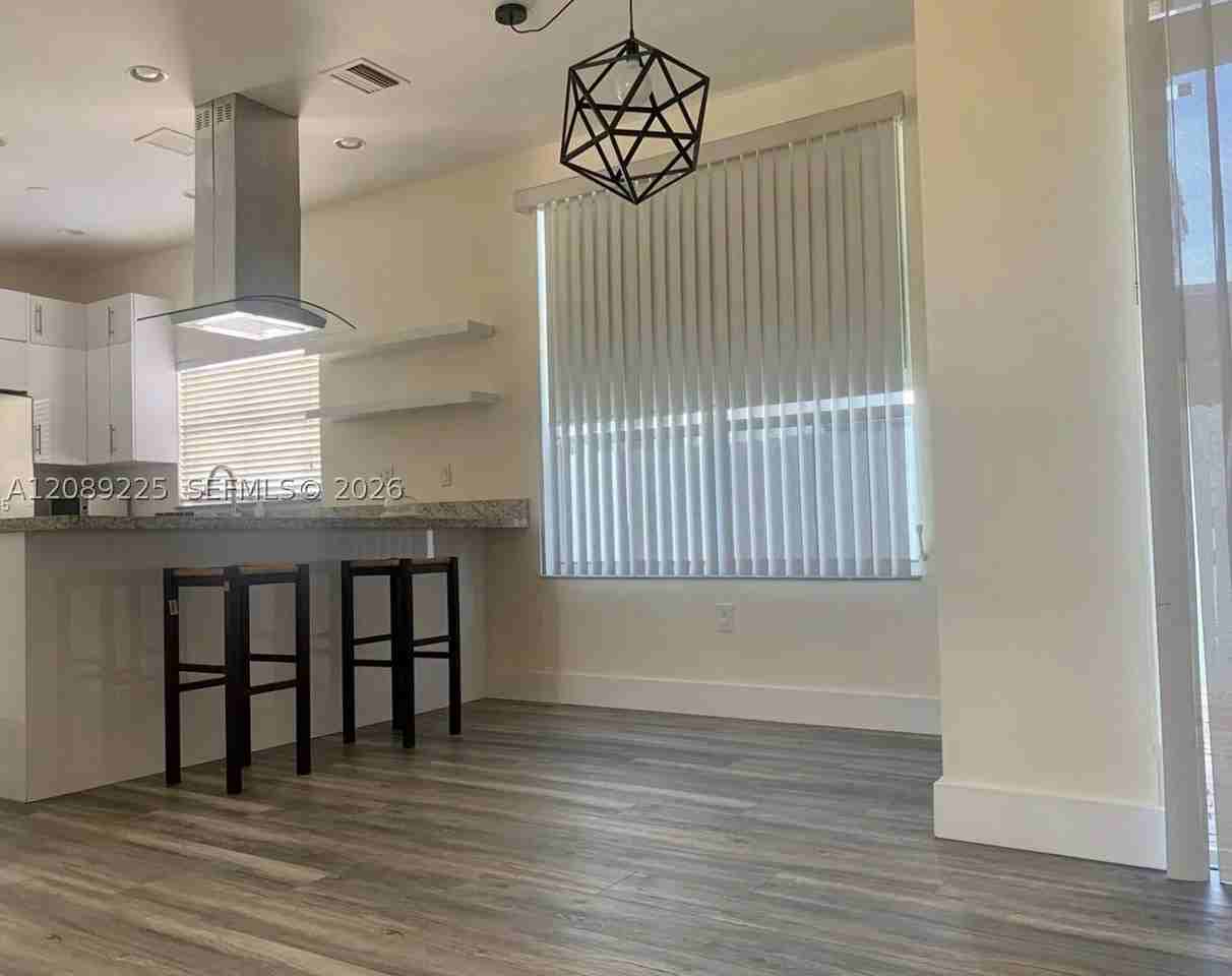 3140 N 36th Ave #3140 - Photo 4 of 16