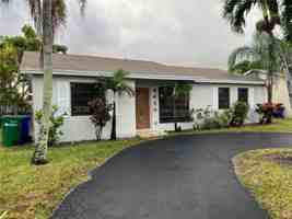 featured image of 6620 Nw 24th Ct #6620