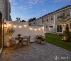 featured image of 25 Chapel Ln
