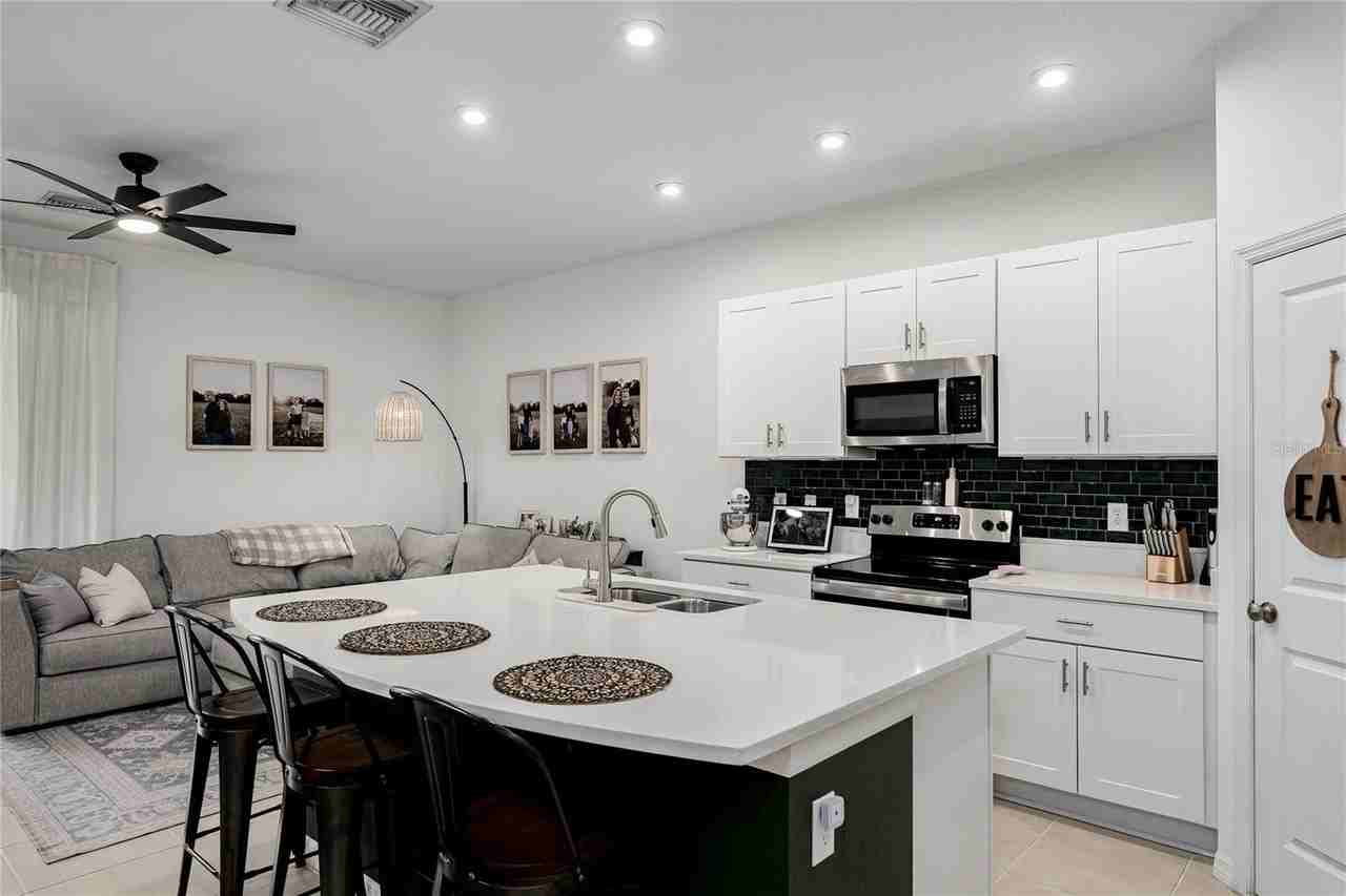 10348 Oakside Dr - Photo 7 of 34
