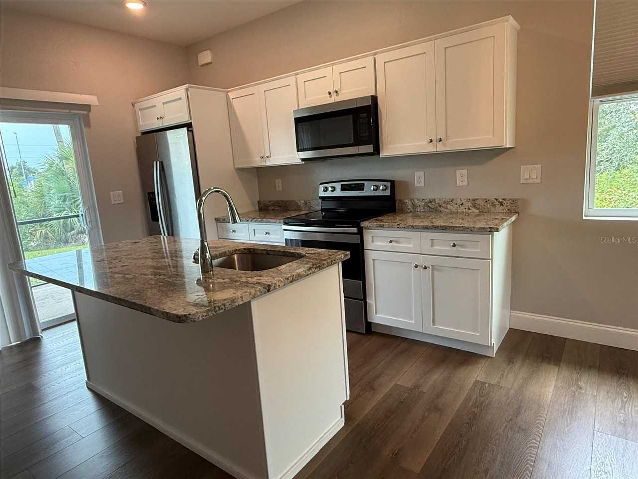 10371 Kidron Ave - Photo 3 of 14