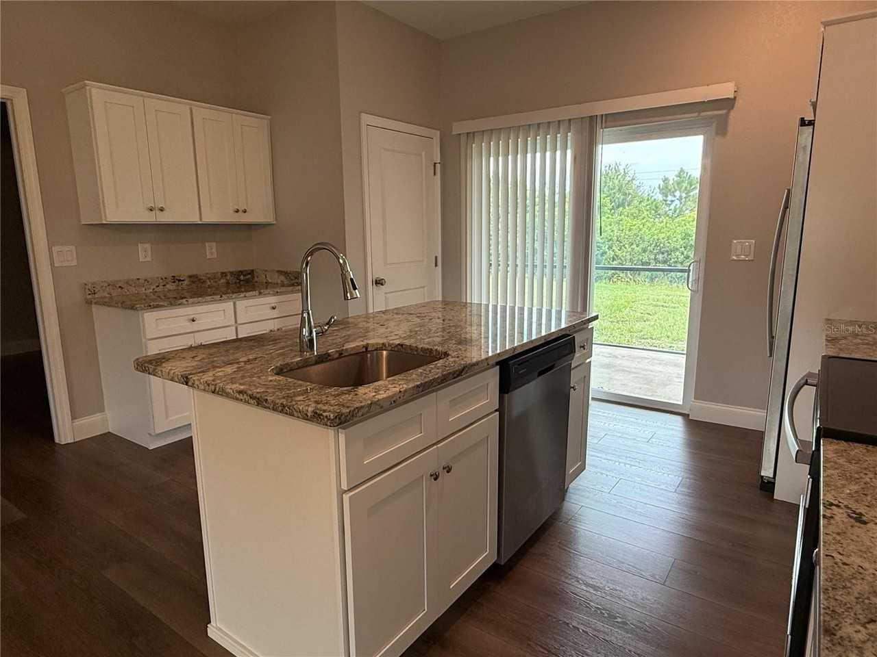 10371 Kidron Ave - Photo 4 of 14