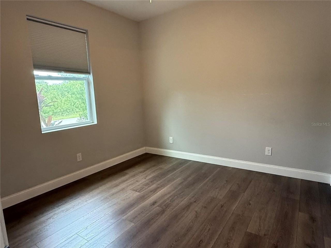 10371 Kidron Ave - Photo 6 of 14