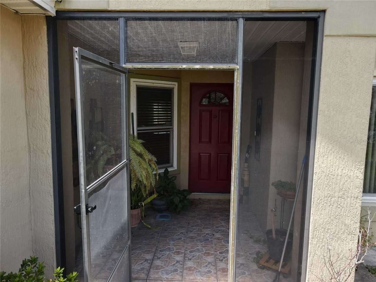 1717 Burnham Ct - Photo 3 of 36