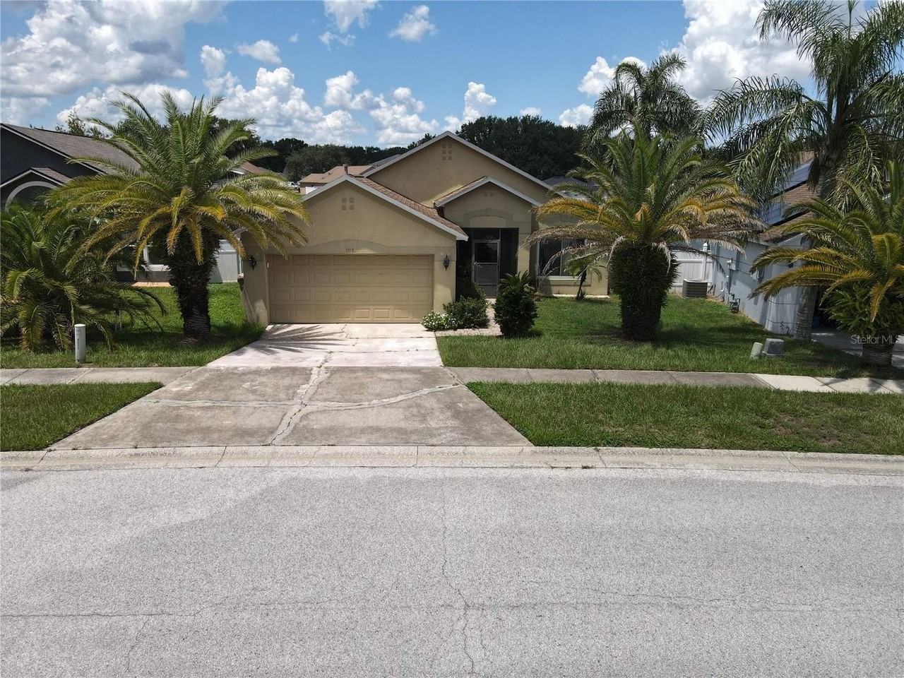 1717 Burnham Ct - Photo 5 of 36