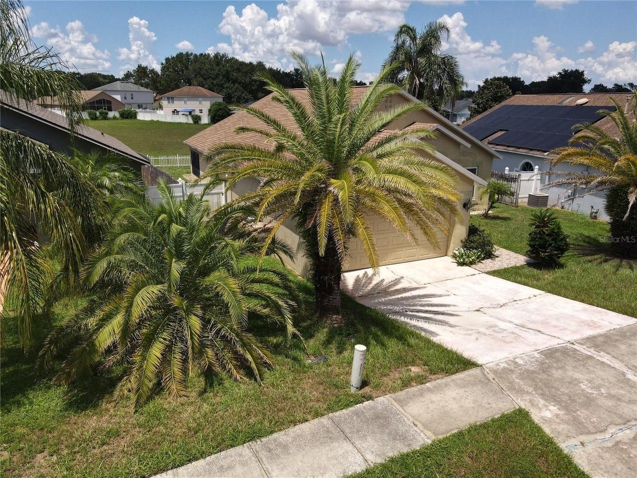 1717 Burnham Ct - Photo 7 of 36