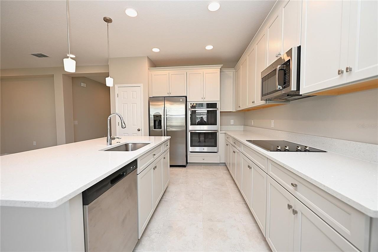 5507 Freesia Dr - Photo 4 of 50