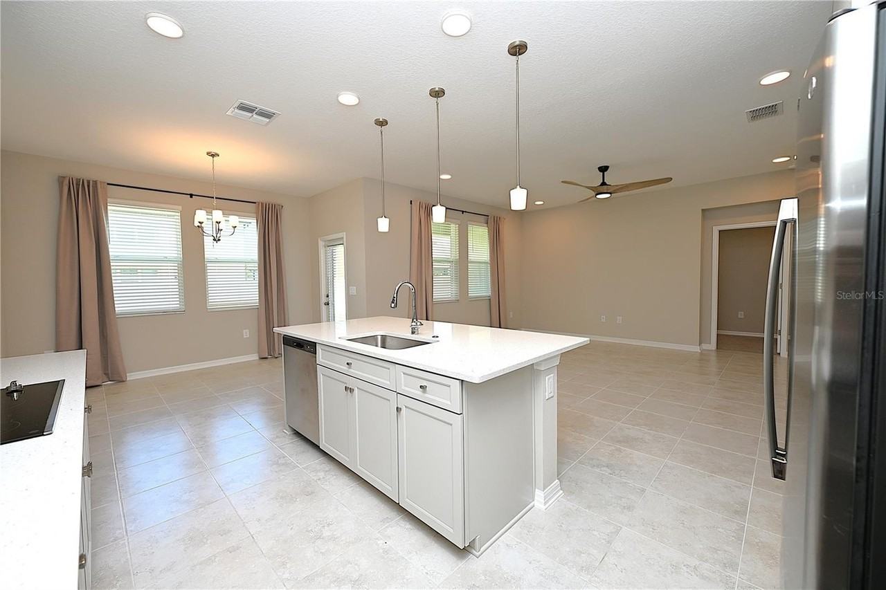 5507 Freesia Dr - Photo 6 of 50