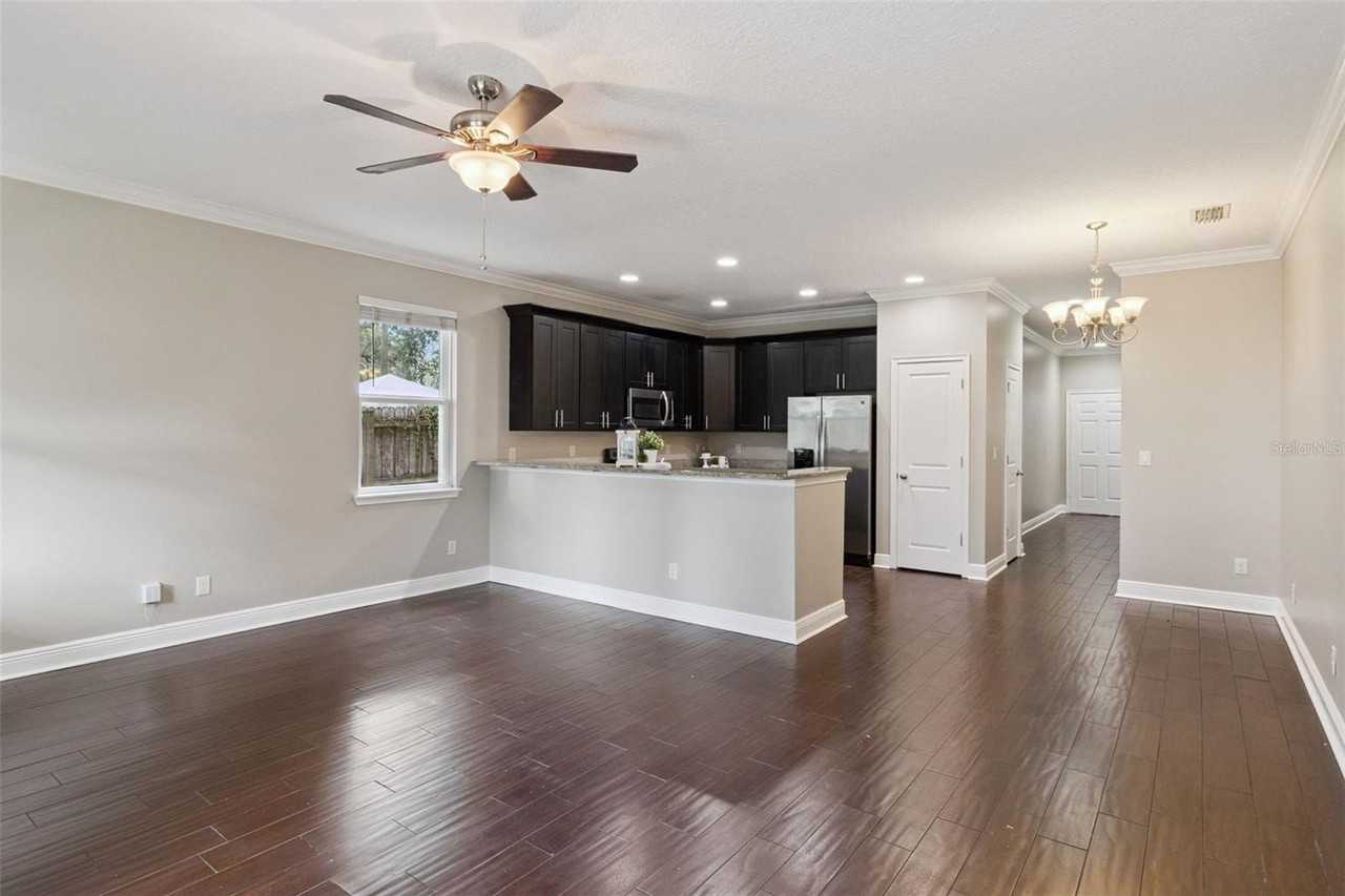 2544 Mayer St - Photo 4 of 38