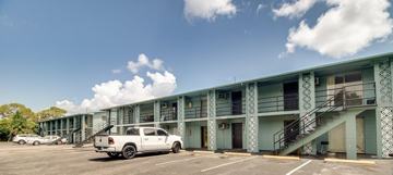 featured image of 1343 W Point Dr #4