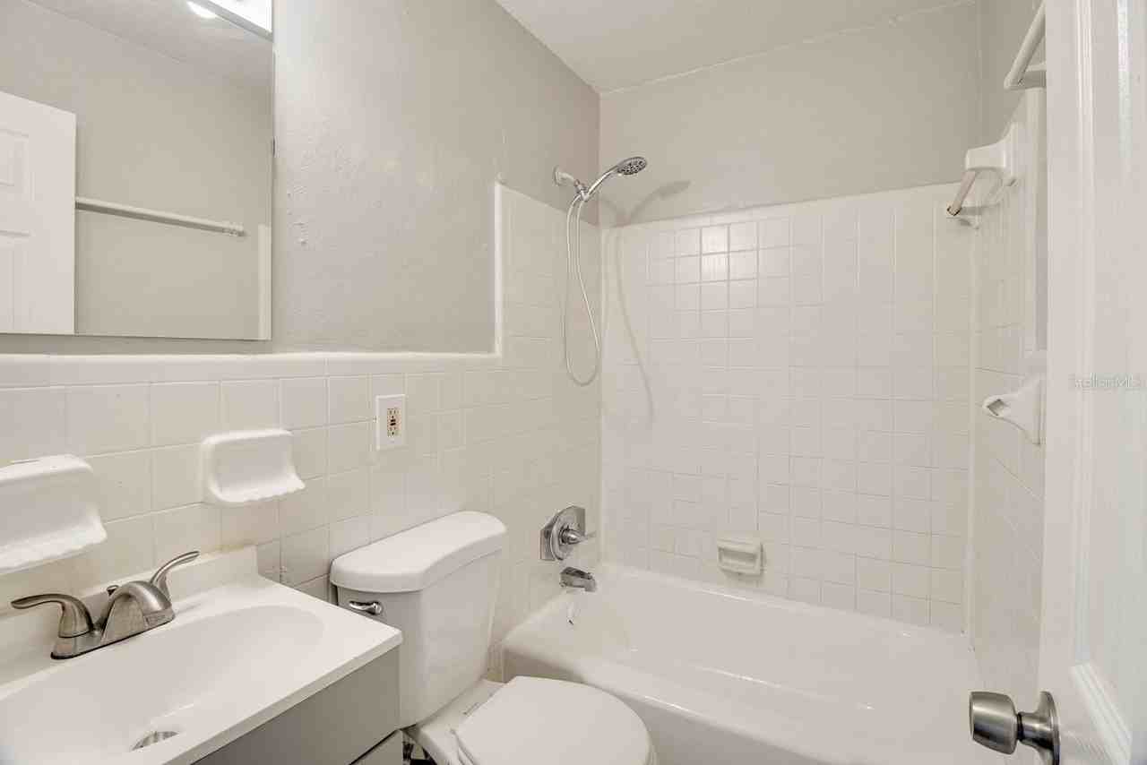 1343 W Point Dr #4 - Photo 6 of 7