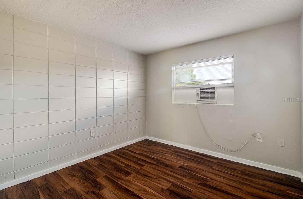 1343 W Point Dr #4 - Photo 7 of 7