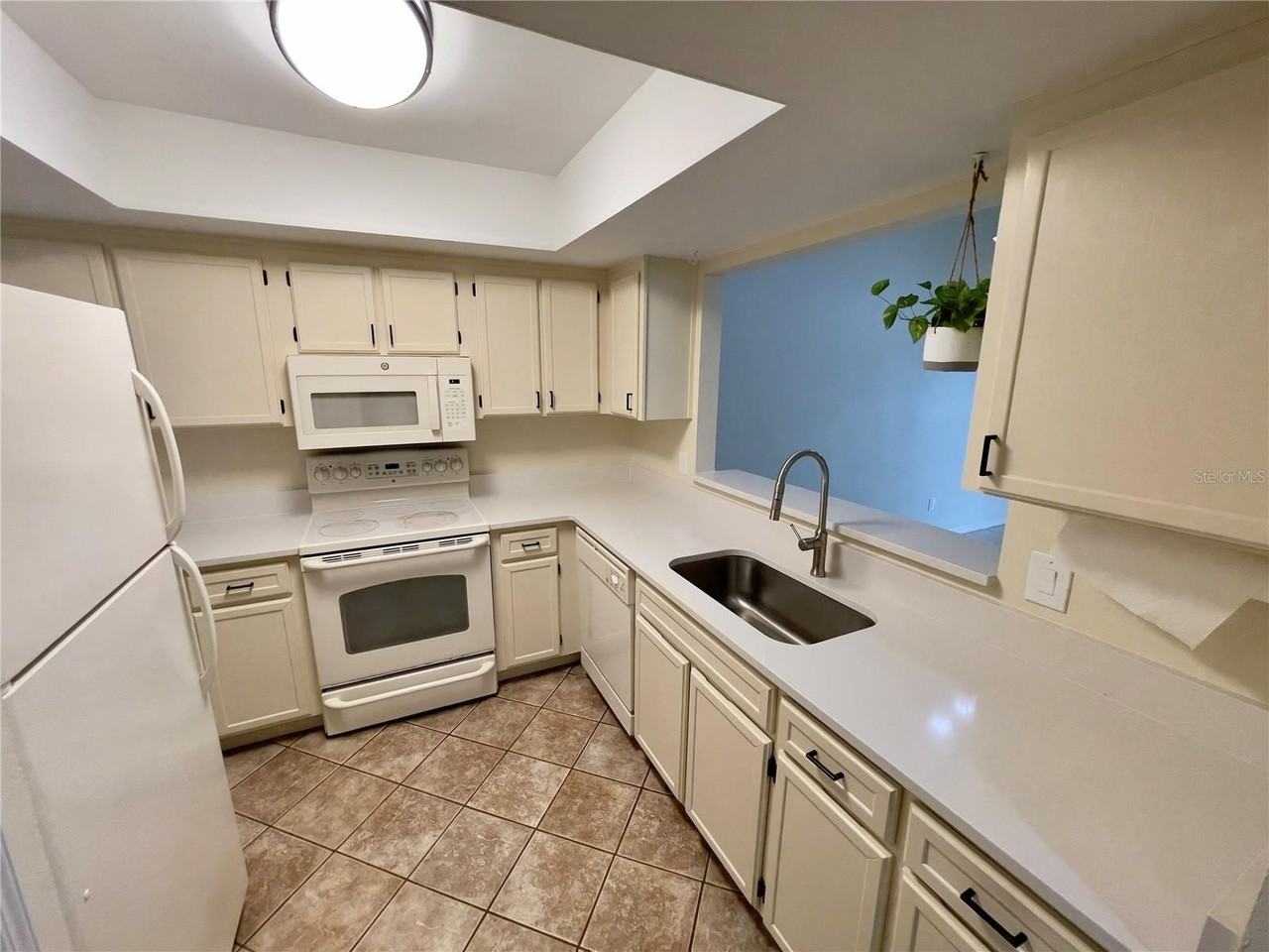 253 S Wilderness Pt #14B - Photo 2 of 20