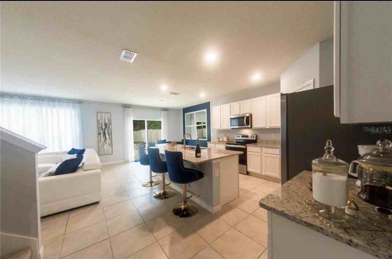 5287 Mayor Dr - Photo 4 of 9