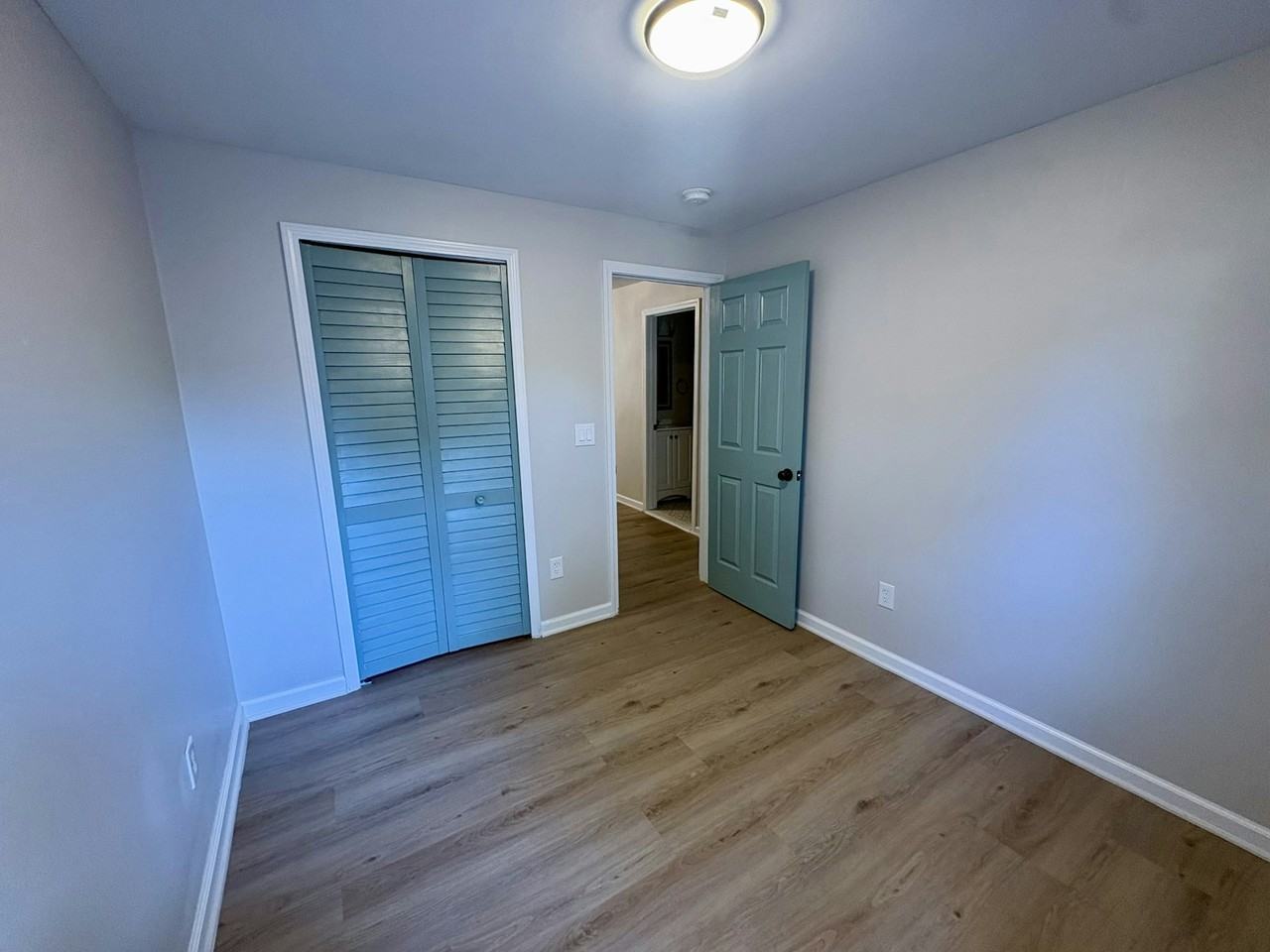 1140 East Elza Avenue - Photo 6 of 11