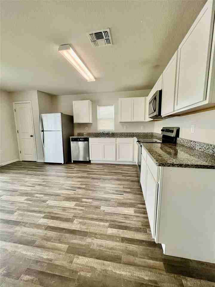 26485 Mary Ave - Photo 5 of 24