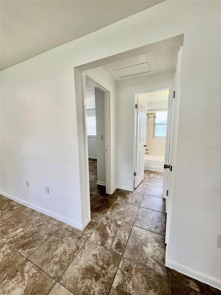 5739 9th St - Photo 4 of 12