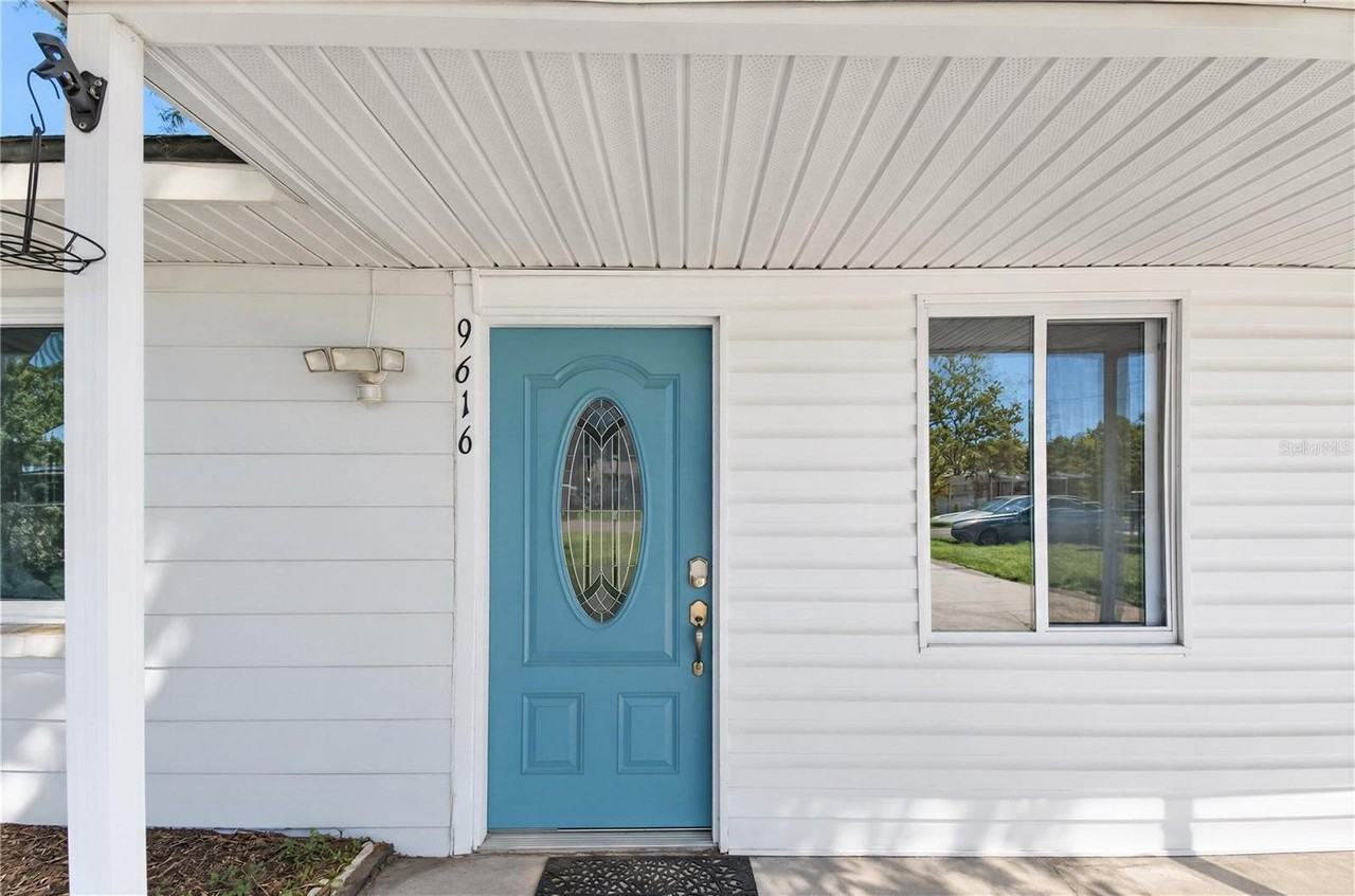 9616 Pine Ridge Ave - Photo 3 of 25