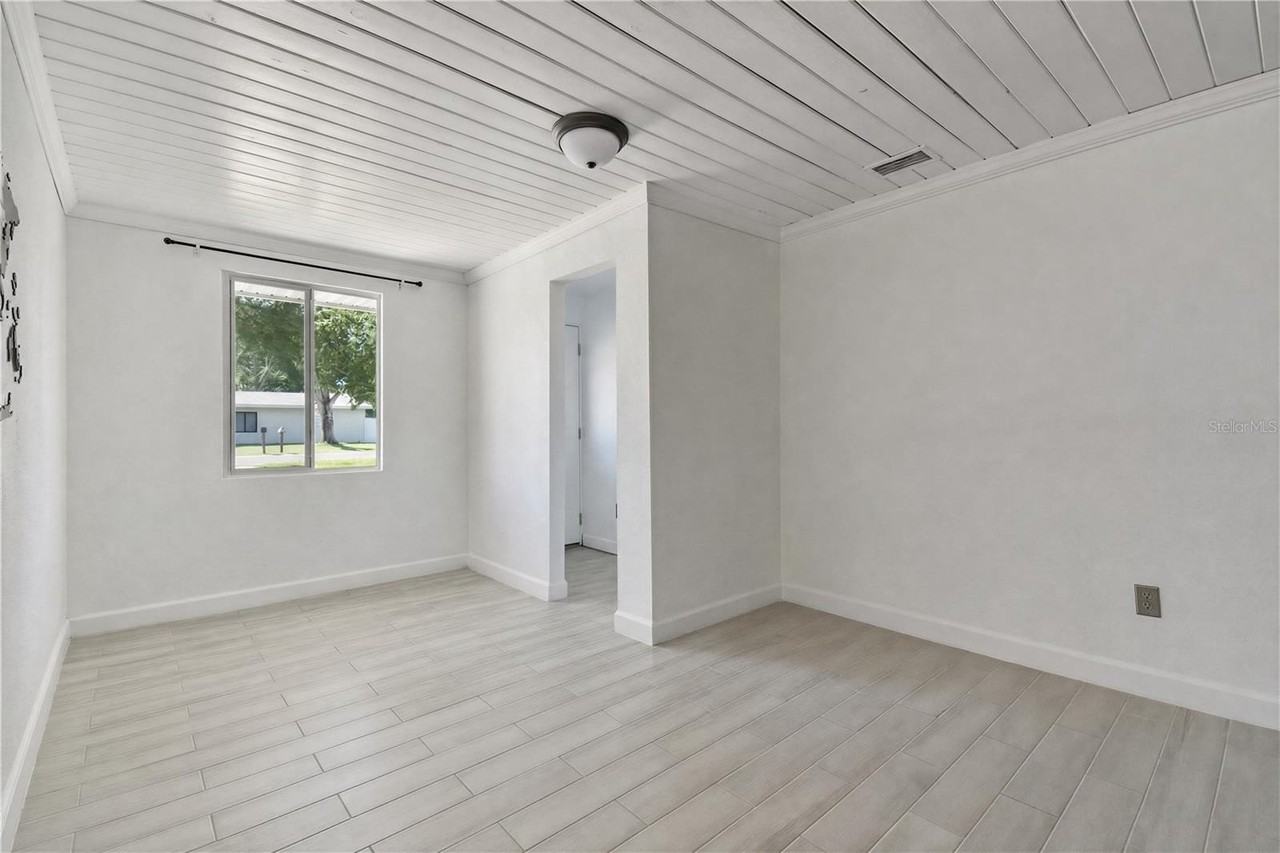 9616 Pine Ridge Ave - Photo 4 of 25