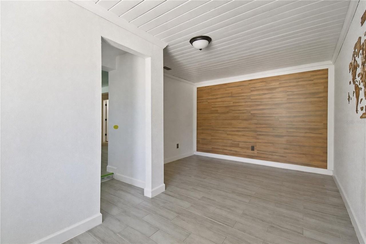 9616 Pine Ridge Ave - Photo 5 of 25