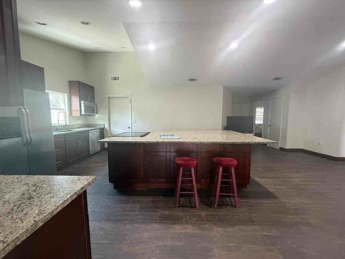 11205 Partridge Dr - Photo 4 of 23