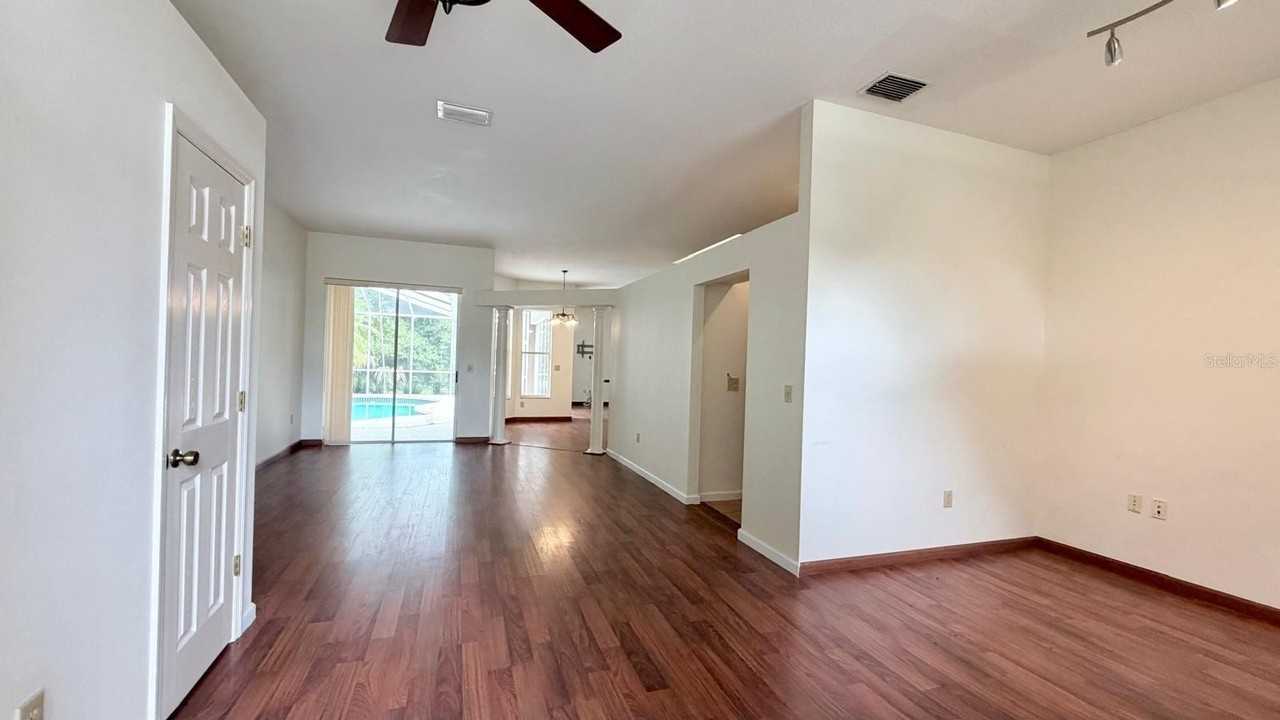 9639 Fox Hearst Rd - Photo 3 of 25