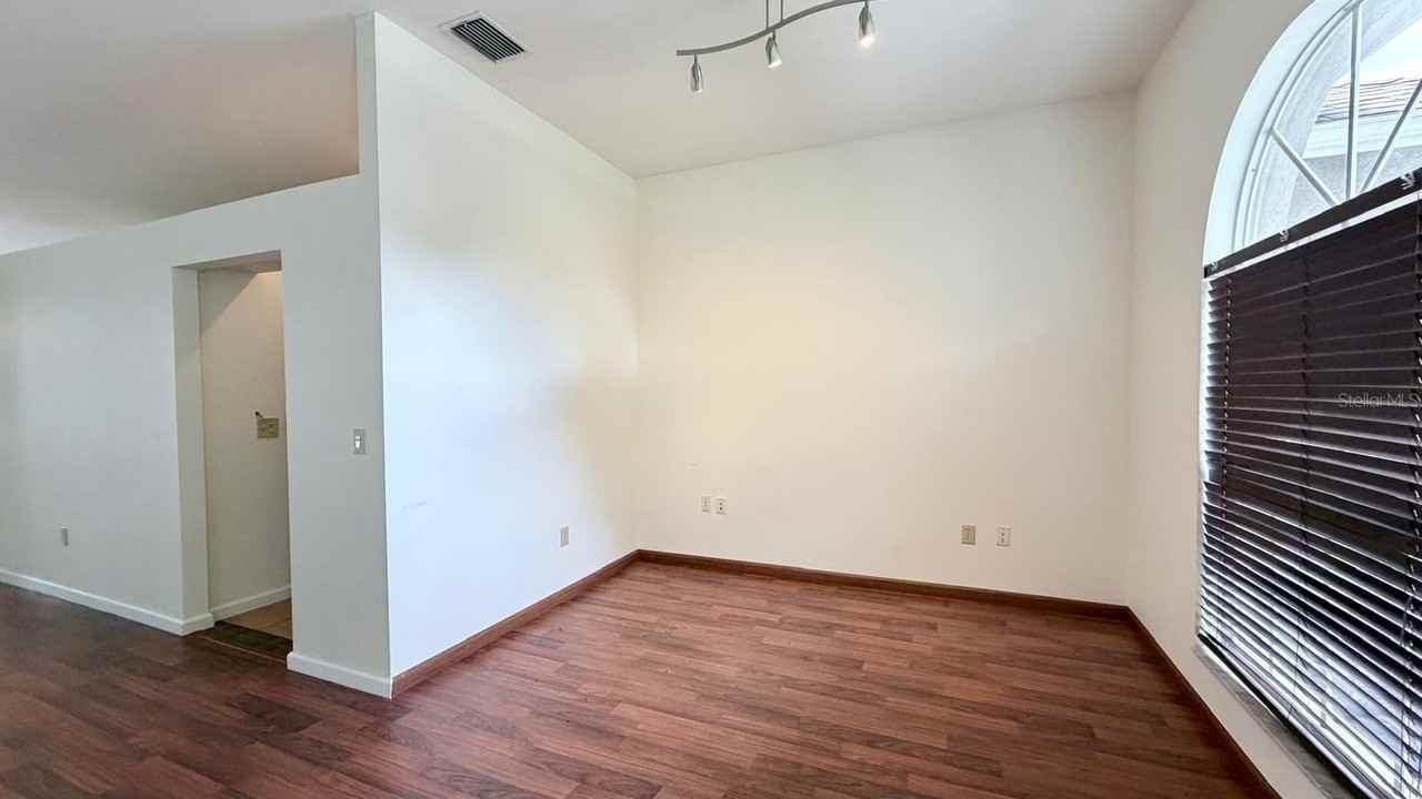 9639 Fox Hearst Rd - Photo 4 of 25
