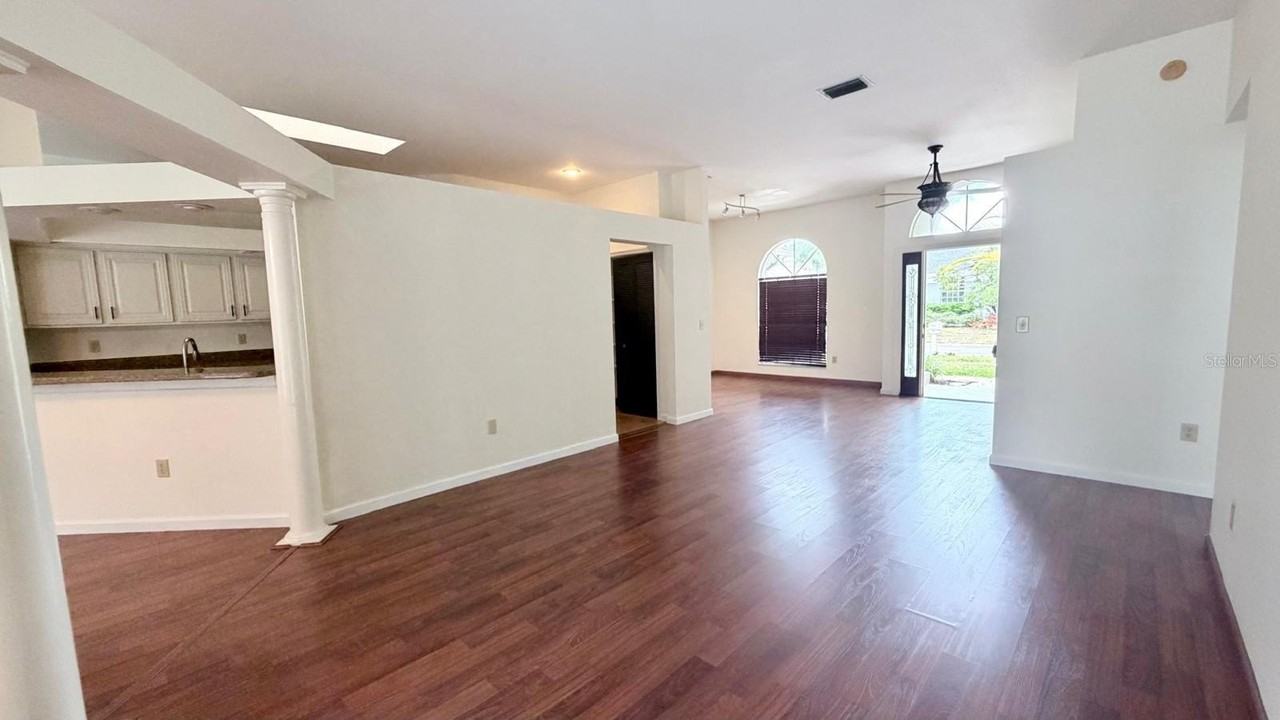 9639 Fox Hearst Rd - Photo 6 of 25