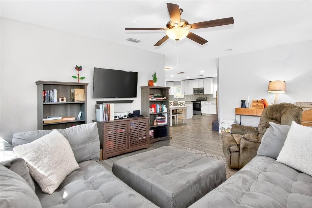 3608 W Carmen St - Photo 6 of 25