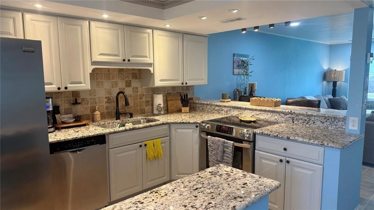 325 N Causeway #1070 - Photo 3 of 21