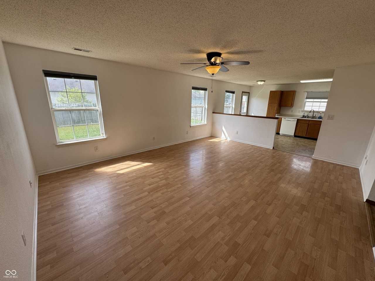 6345 Colonnade Ct - Photo 3 of 28