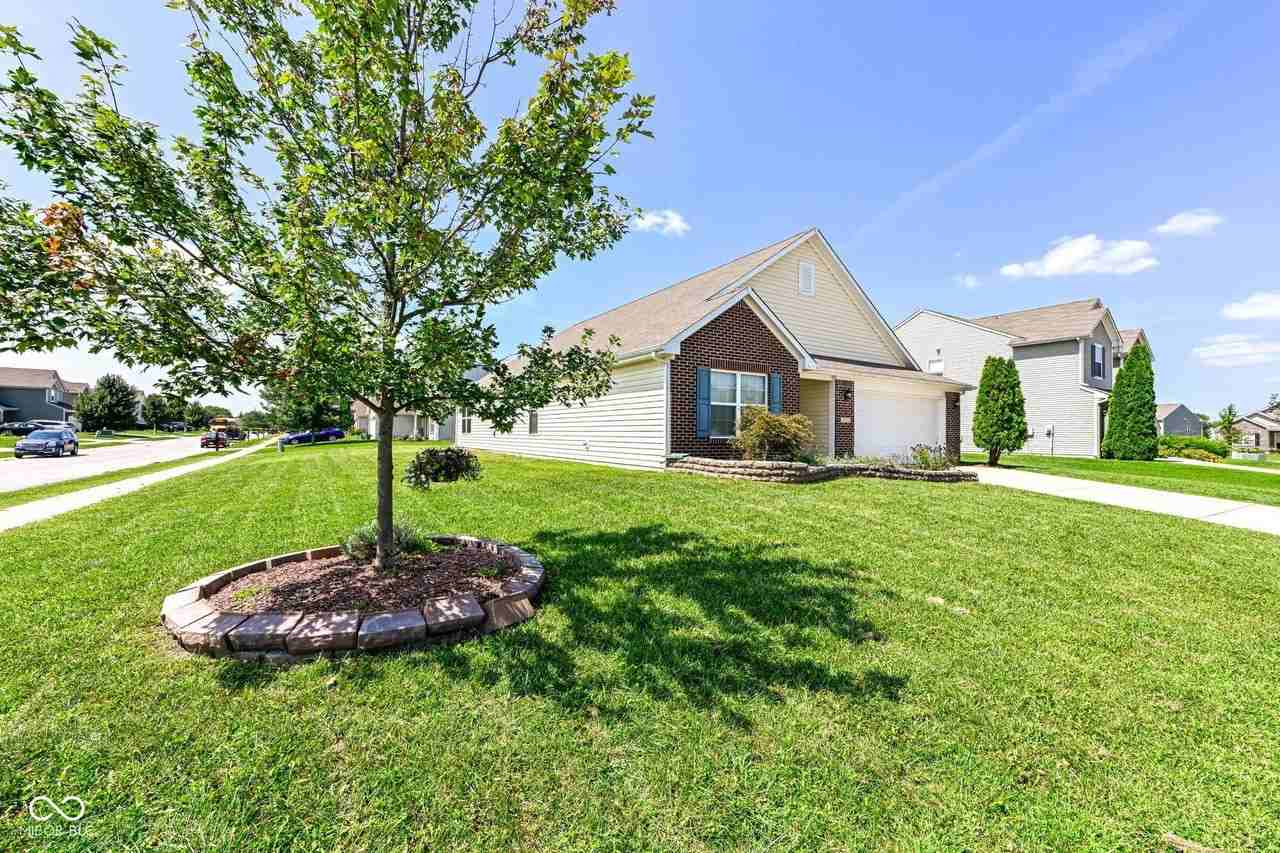 4324 Big Leaf Ln - Photo 3 of 32