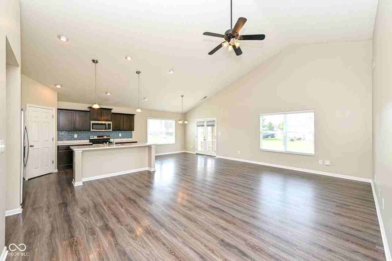 4324 Big Leaf Ln - Photo 6 of 32