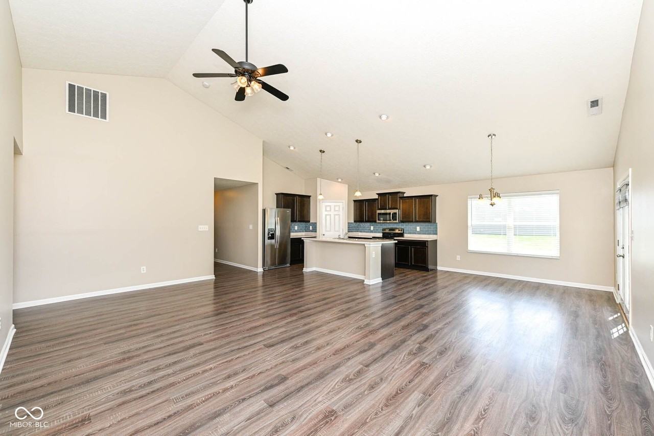 4324 Big Leaf Ln - Photo 7 of 32
