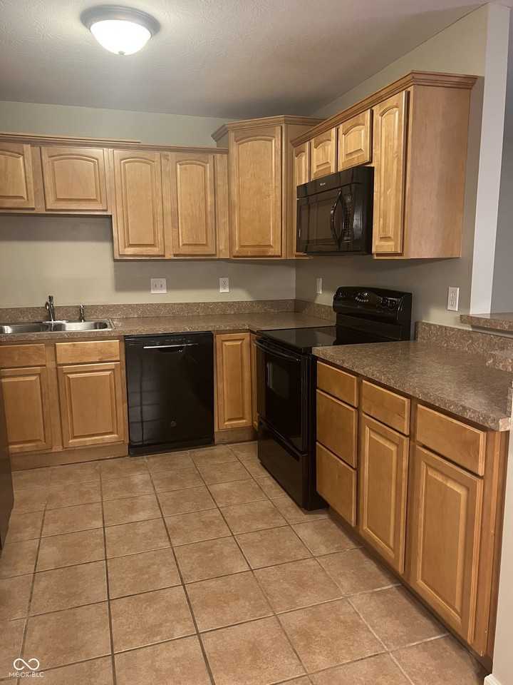13021 Jenna Ct - Photo 3 of 12