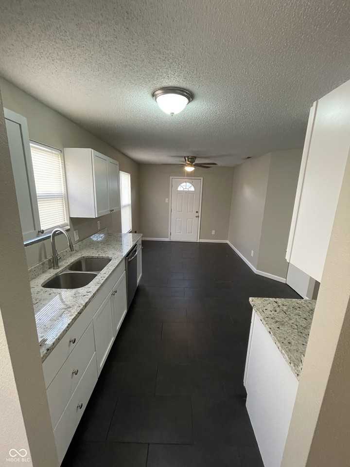 1416 Dowell St - Photo 6 of 19
