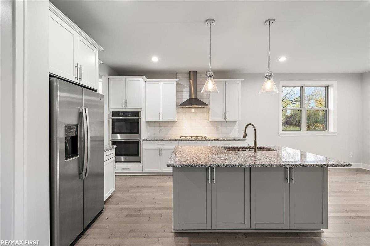 62042 Mound Rd - Photo 6 of 50