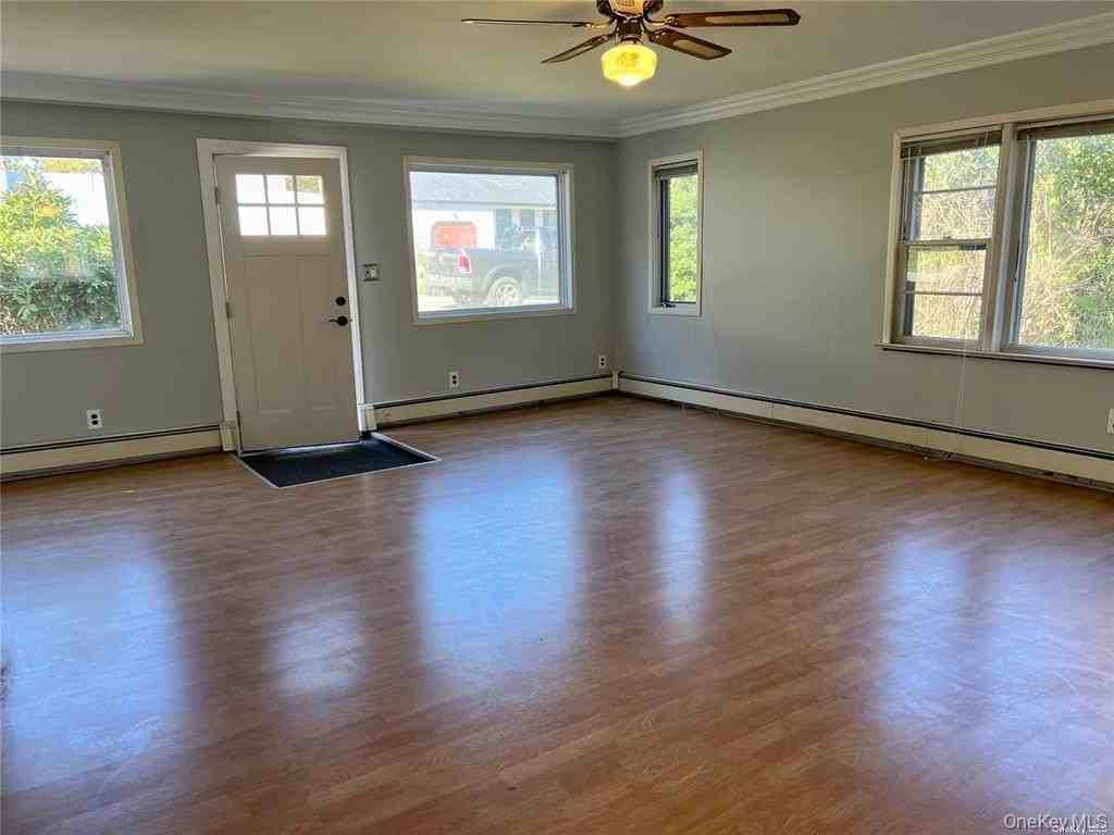 81 Heilman Ave - Photo 2 of 12
