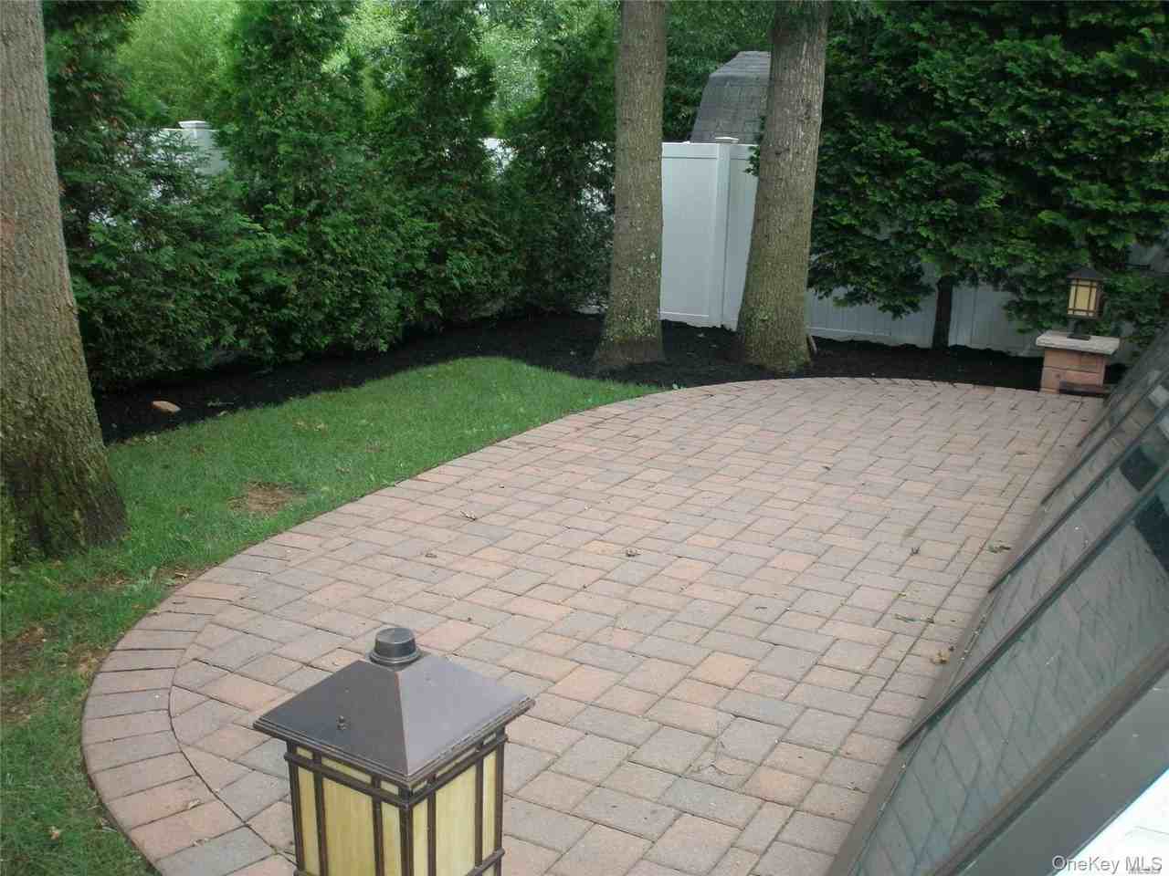4924 Express Dr S - Photo 3 of 20