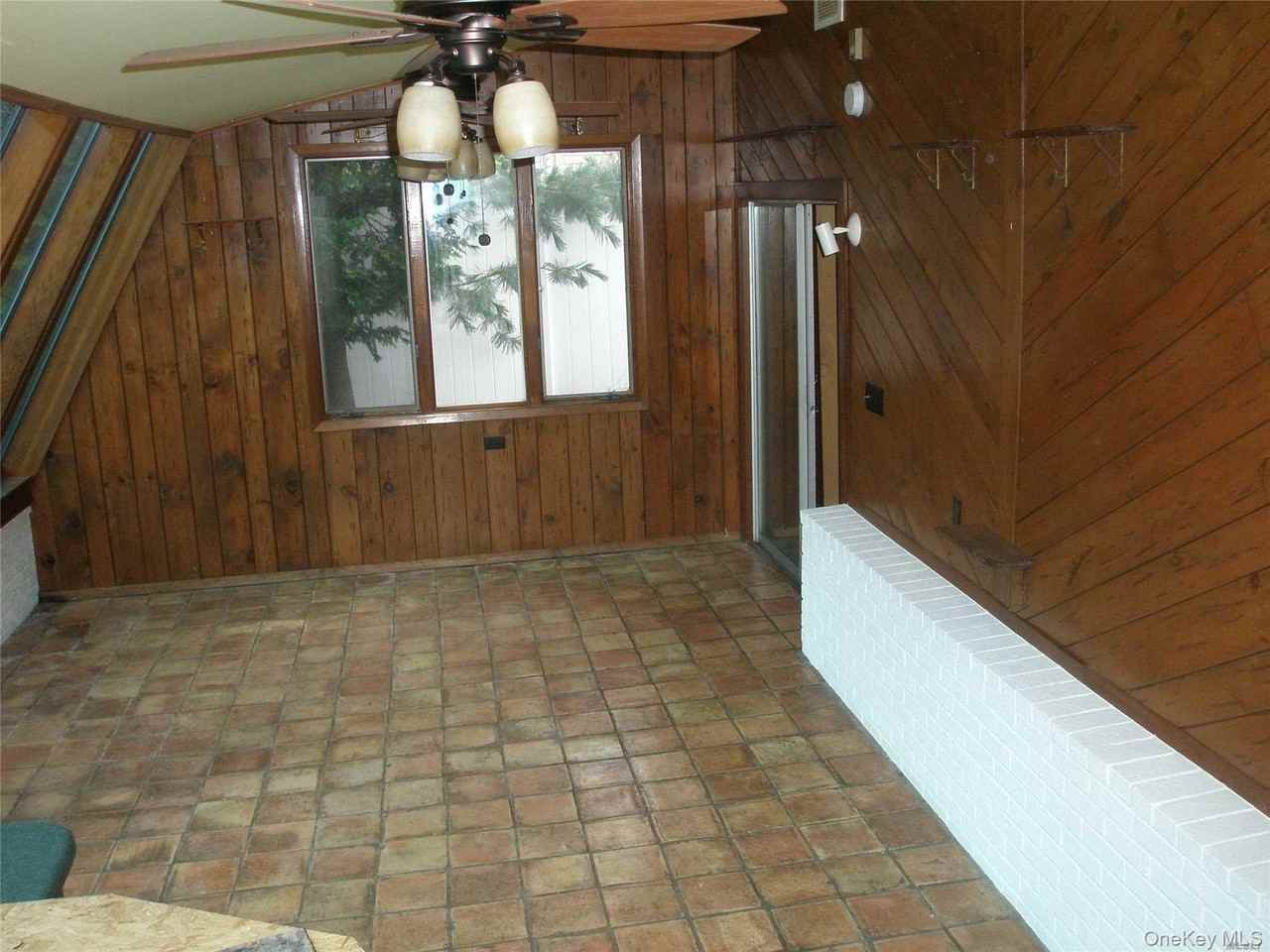 4924 Express Dr S - Photo 5 of 20