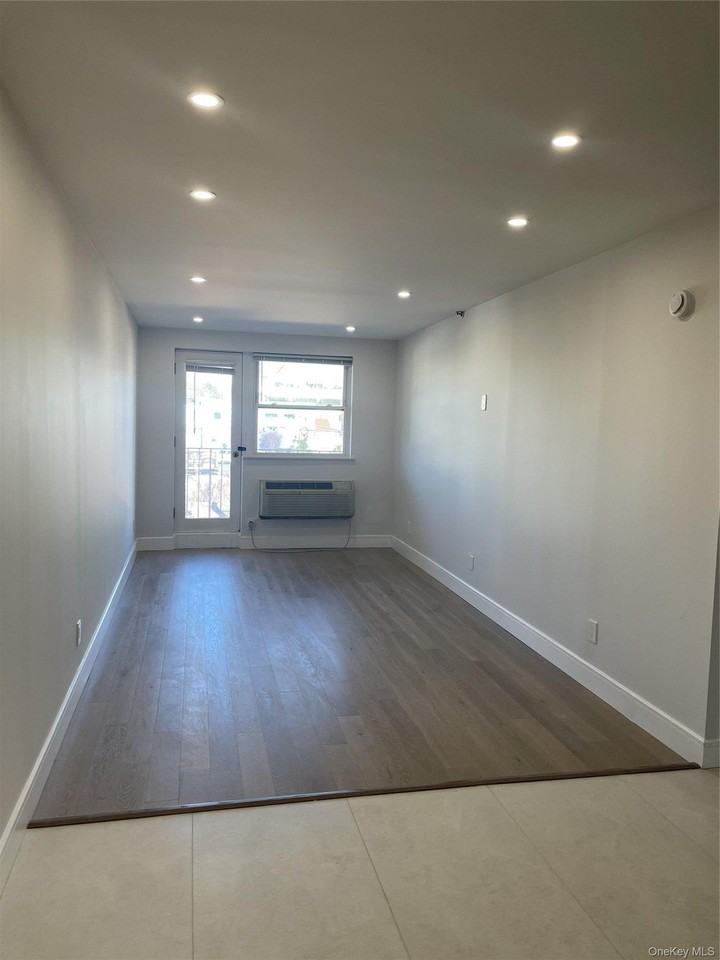 320 Post Ave #3J - Photo 6 of 6
